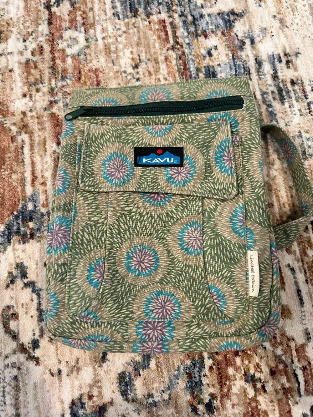 Kavu Keeper Crossbody Bag Limited Edition Floral Print Canvas